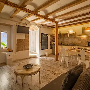 https://apartamento-en-el-corazon-de-tarragona-planta-baja-con-patio.catalonia-hotels.com